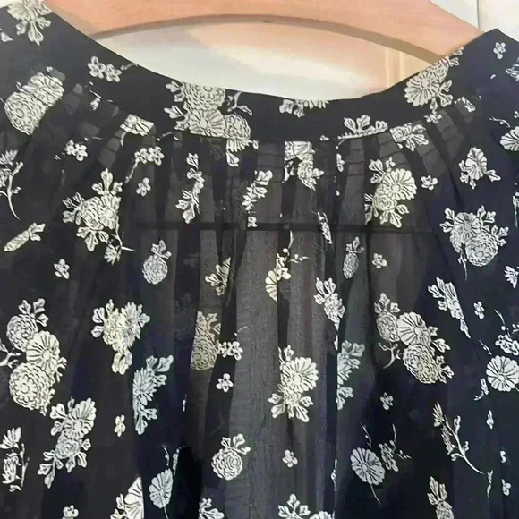 Vince Calico Floral Silk Blouse Size L - Picture 10 of 10